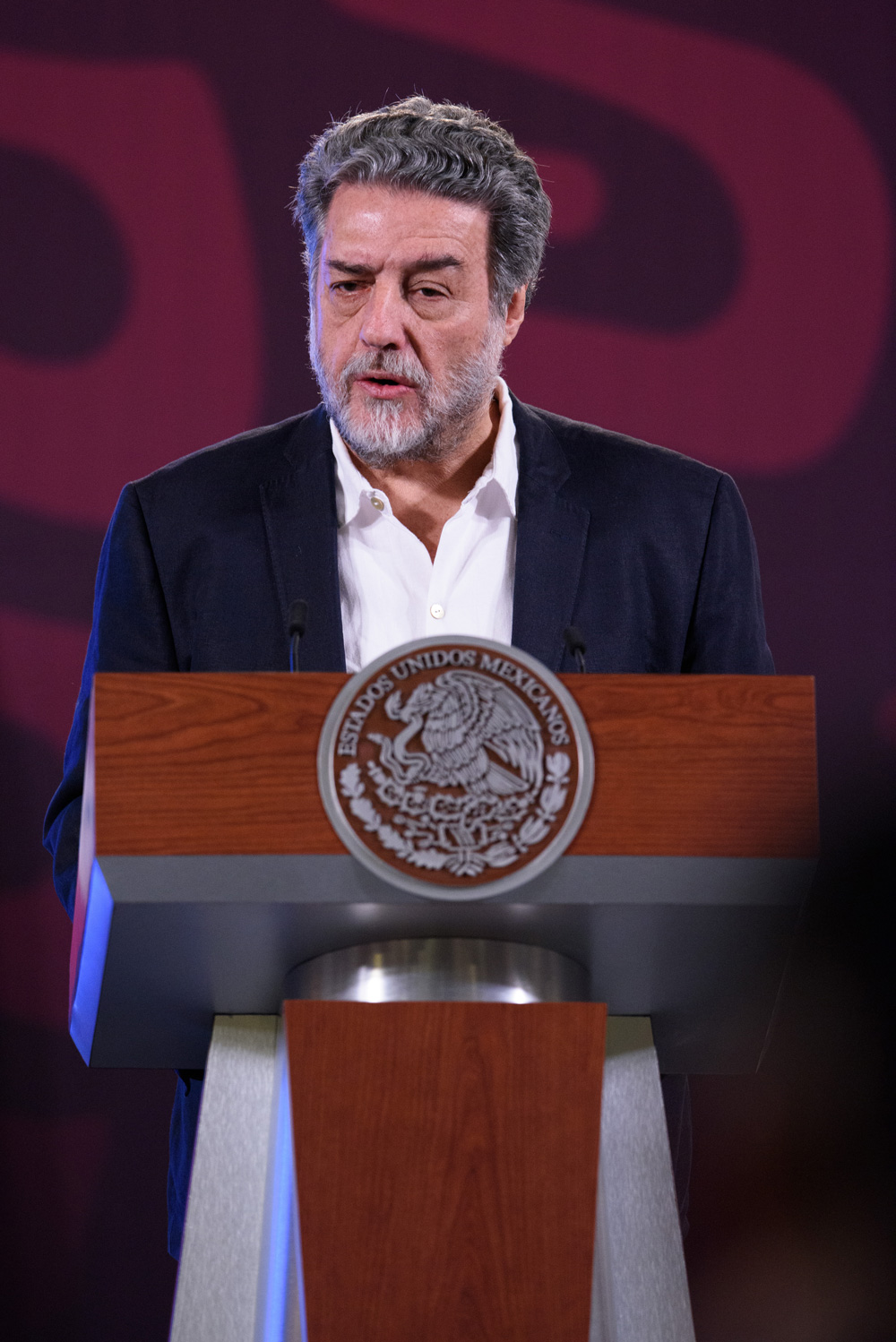 Reducen abandono escolar las becas de la 4T